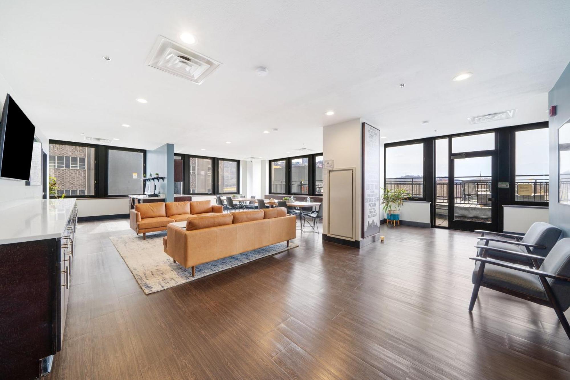 Luxe City Views Prime Location 24-7 Parking Gym Lounge Pittsburgh Dış mekan fotoğraf